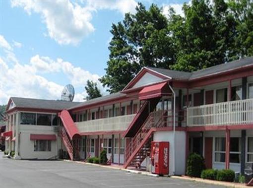 фото отеля Red Carpet Inn Endicott