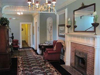 фото отеля DeBary Inn