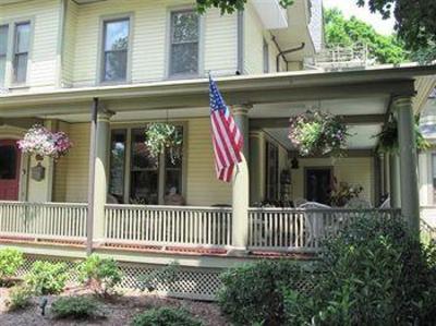 фото отеля DeBary Inn