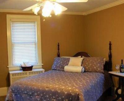 фото отеля DeBary Inn