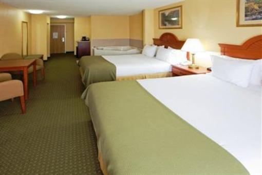 фото отеля Holiday Inn Express Charles Town