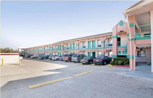 фото отеля Airport Inn and Suites Houston