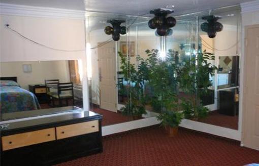 фото отеля Airport Inn and Suites Houston