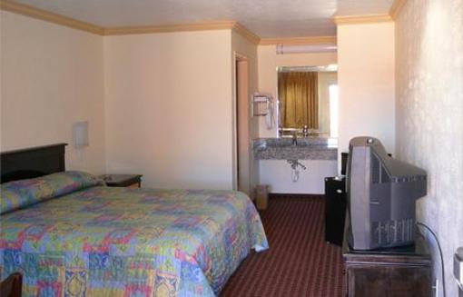 фото отеля Airport Inn and Suites Houston