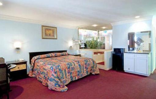 фото отеля Airport Inn and Suites Houston