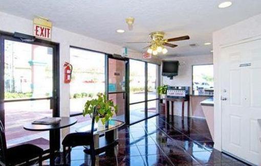 фото отеля Airport Inn and Suites Houston