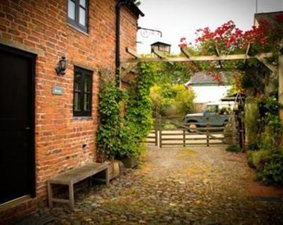 фото отеля The Stableyard Guest Accommodation Bangor On Dee Wrexham