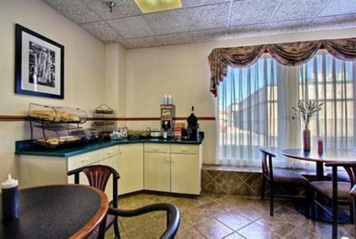 фото отеля BEST WESTERN Inn Mount Pleasant