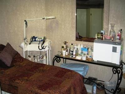 фото отеля Newport Inn and Whirlpool Suites