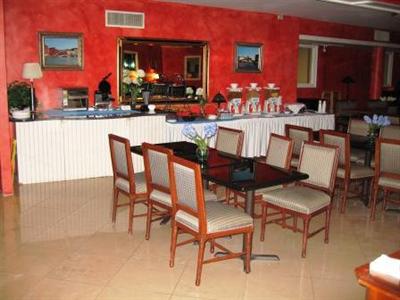 фото отеля Newport Inn and Whirlpool Suites