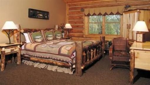 фото отеля Dancing Bear Lodge