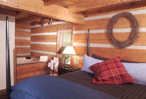 фото отеля Dancing Bear Lodge