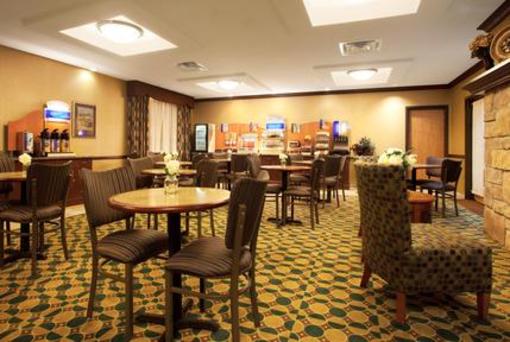 фото отеля Holiday Inn Express Hotel & Suites Morris