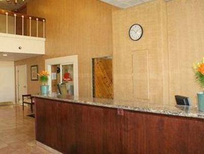 фото отеля International Inn and Suites on Cape Cod