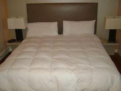 фото отеля International Inn and Suites on Cape Cod