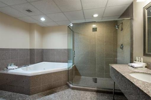 фото отеля Holiday Inn Express Hauppauge