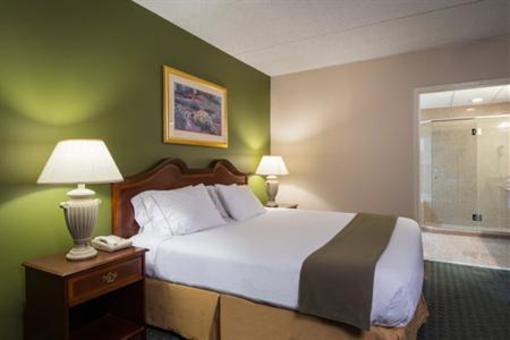 фото отеля Holiday Inn Express Hauppauge