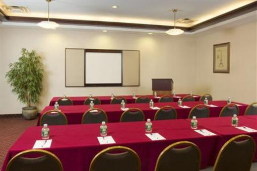 фото отеля Holiday Inn Express Hauppauge
