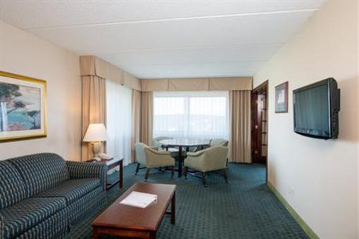 фото отеля Holiday Inn Express Hauppauge