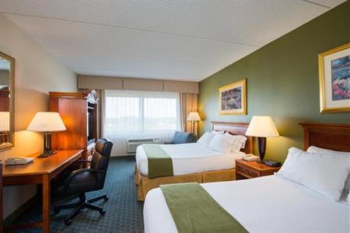 фото отеля Holiday Inn Express Hauppauge