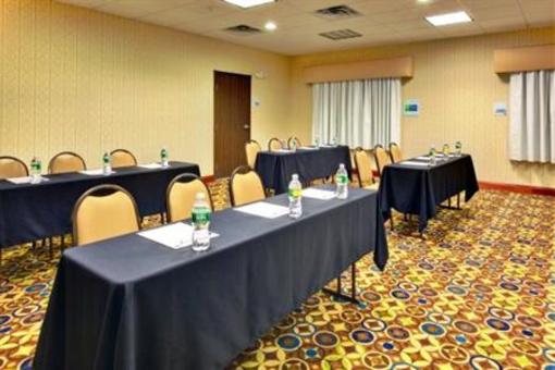 фото отеля Holiday Inn Express Hotel & Suites Dewitt (Syracuse)