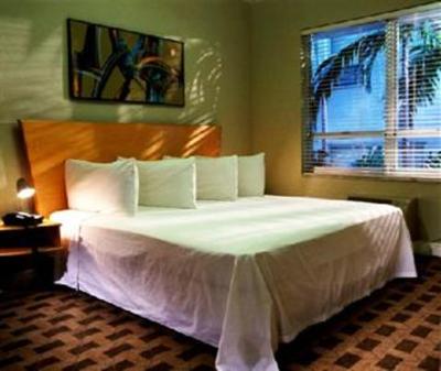 фото отеля Crest Hotel Suites