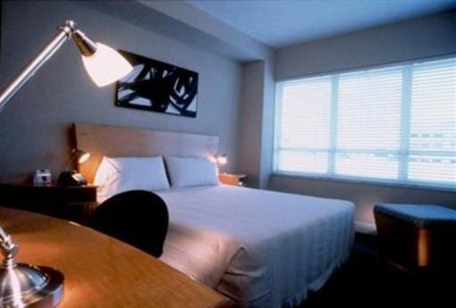 фото отеля Crest Hotel Suites