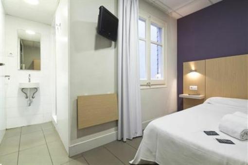 фото отеля Hostal Putxet Barcelona