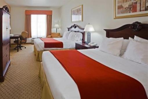 фото отеля Holiday Inn Express Hotel & Suites - Tampa Stadium Airport