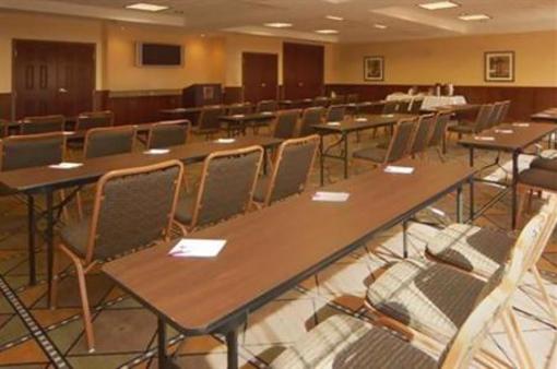 фото отеля Crowne Plaza Grand Rapids Airport