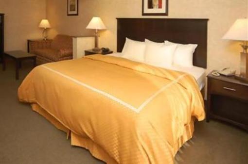 фото отеля Crowne Plaza Grand Rapids Airport