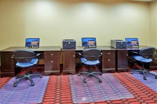 фото отеля Crowne Plaza Grand Rapids Airport