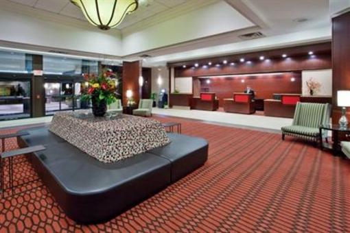 фото отеля Crowne Plaza Grand Rapids Airport