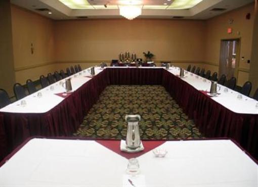 фото отеля Crowne Plaza Grand Rapids Airport