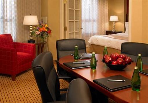 фото отеля Chicago Marriott Suites Deerfield