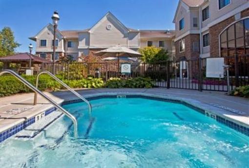 фото отеля Staybridge Suites Detroit-Utica