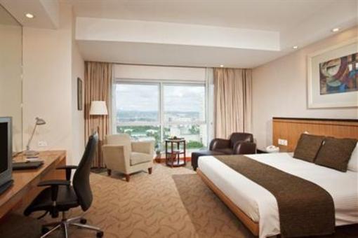фото отеля Crowne Plaza Manila Galleria