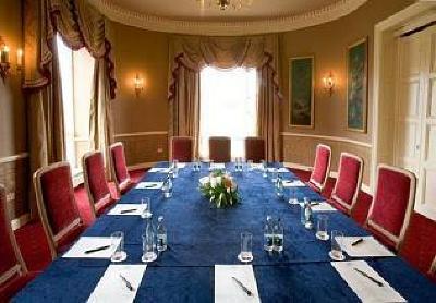 фото отеля Castle Oaks House Hotel