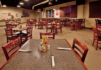 фото отеля Holiday Inn Omaha Downtown Airport