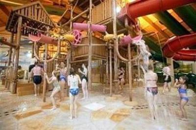 фото отеля Lodge at Cedar Creek Resort & Water Park Rothschild