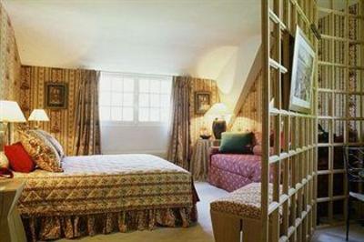 фото отеля Cazaudehore La Forestiere Hotel Saint-Germain-en-Laye