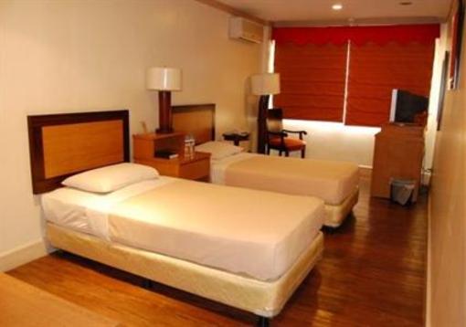 фото отеля Holiday Park Hotel Baguio City