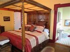 фото отеля Across The Way Fassitt Mansion Bed & Breakfast