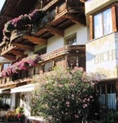 фото отеля Bauernhof Appartements am Bichlhof Fulpmes