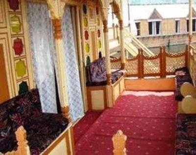 фото отеля Mandalay Houseboats Srinagar