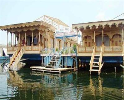 фото отеля Mandalay Houseboats Srinagar