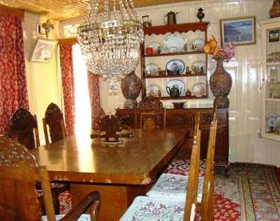 фото отеля Mandalay Houseboats Srinagar