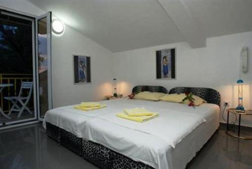 фото отеля Sun Rose Apartments