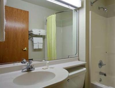 фото отеля Microtel Inn & Suites Sainte Genevieve