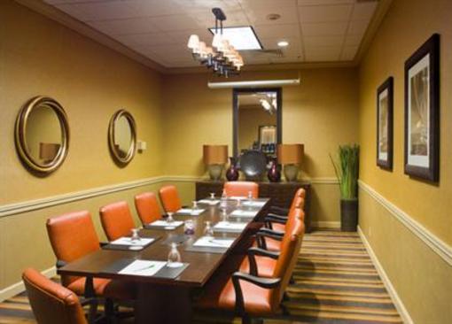 фото отеля Holiday Inn Strongsville